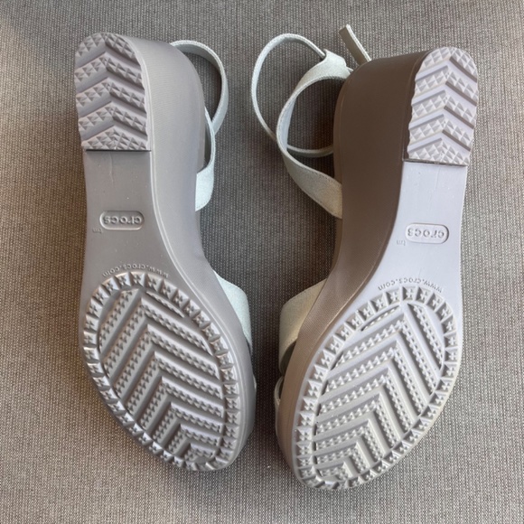 CROCS Shoes Nwot Cream Colored Dual Comfort Crocs With Ankle Strap